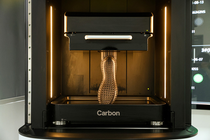 積層痕のない造形が可能な光+熱の3Dプリンタ、量産にも対応