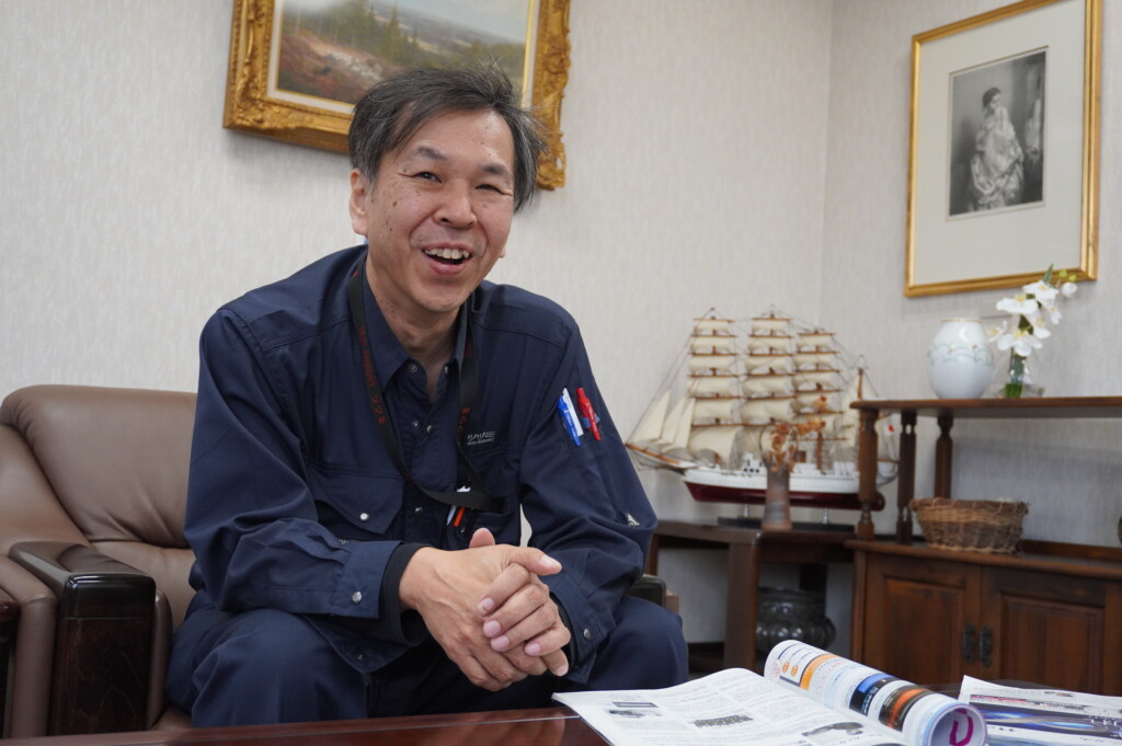 長谷川工場長（一級レーザー加工技能士）
